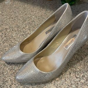 Women’s size 8 I.N.C. Sequin Silver Pumps